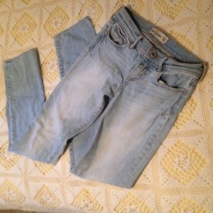 Brand new Abercrombie jeans!!