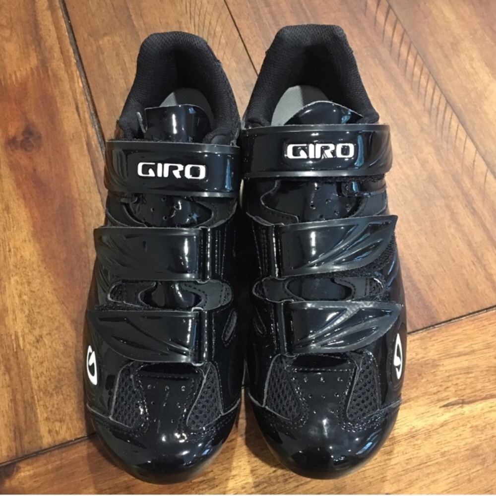 🔴🔴ON HOLD 🔴🔴Cycling shoes size 39