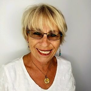 Meet your Posher, Oona