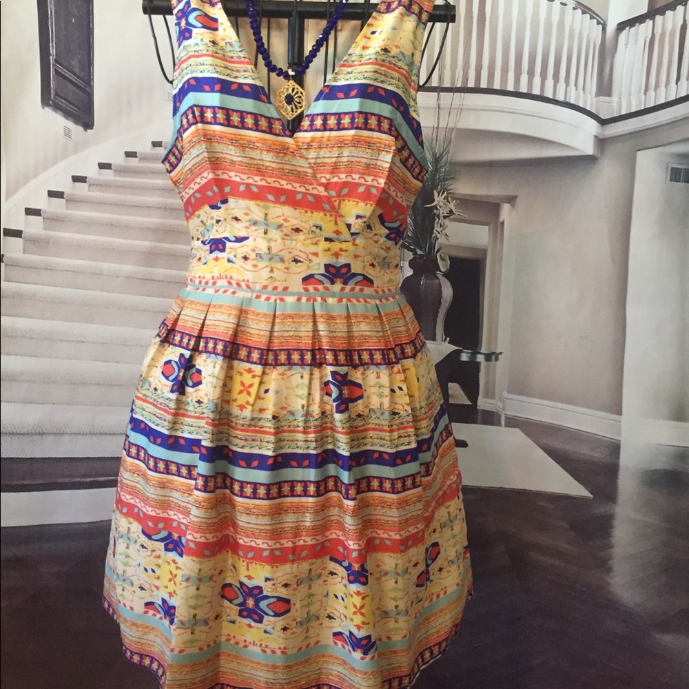 Cute versatile dress.