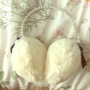 Elegant ear muffs. FREE WITH PURCHASE OF 2 ITEMS