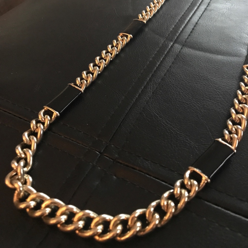 BANANA REPUBLIC gold black chain necklace