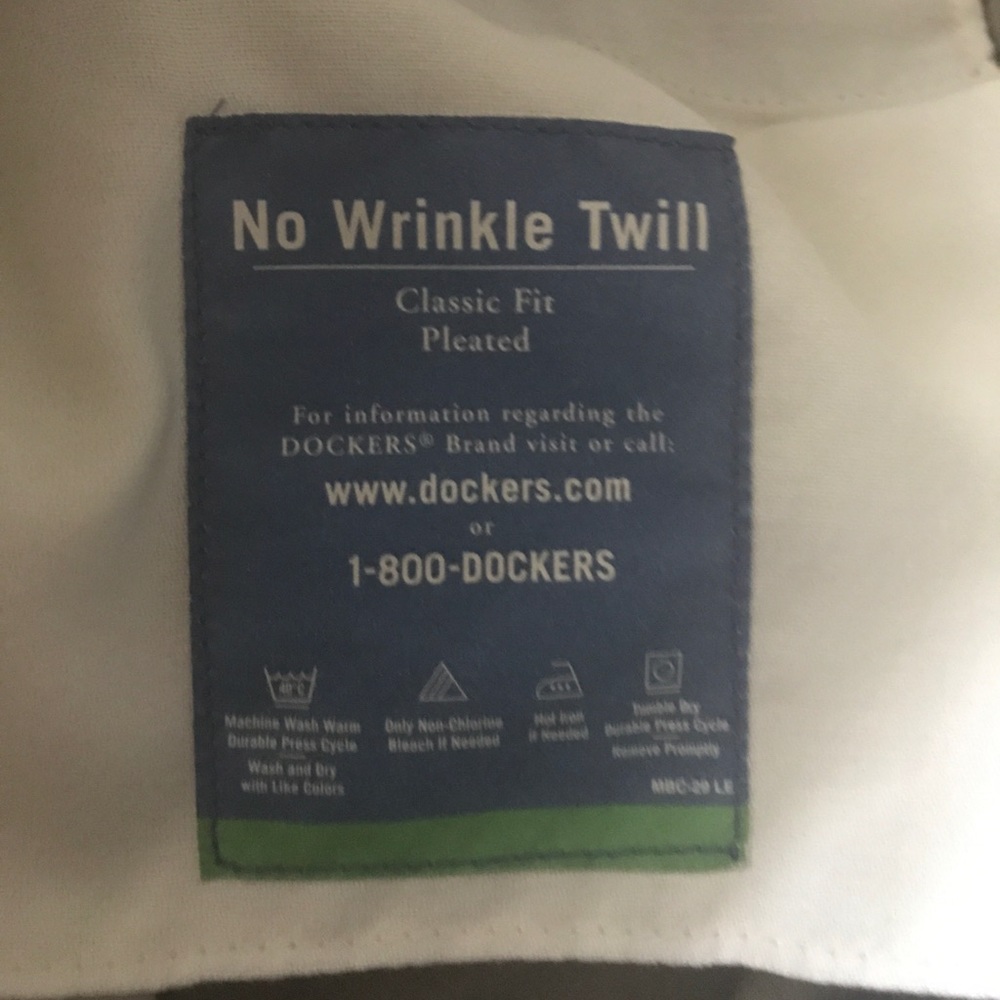 Beautiful men's no wrinkle Dockers 36x30