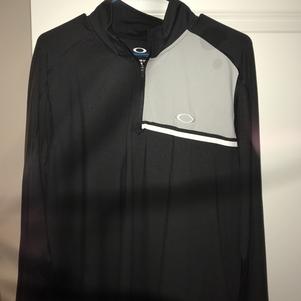 Oakley pullover, long sleeve