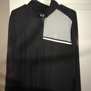Oakley pullover, long sleeve