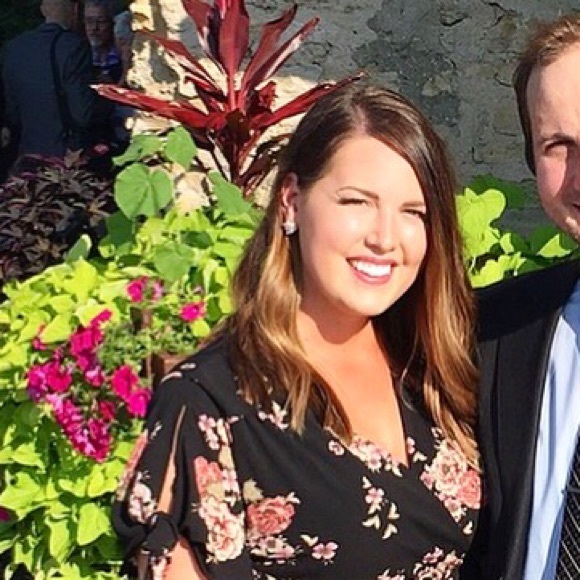 Meet your Posher, Jen - Picture 1 of 1