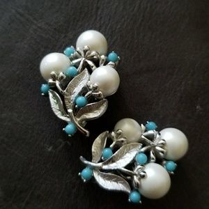 Vintage Sarah Coventry earrings