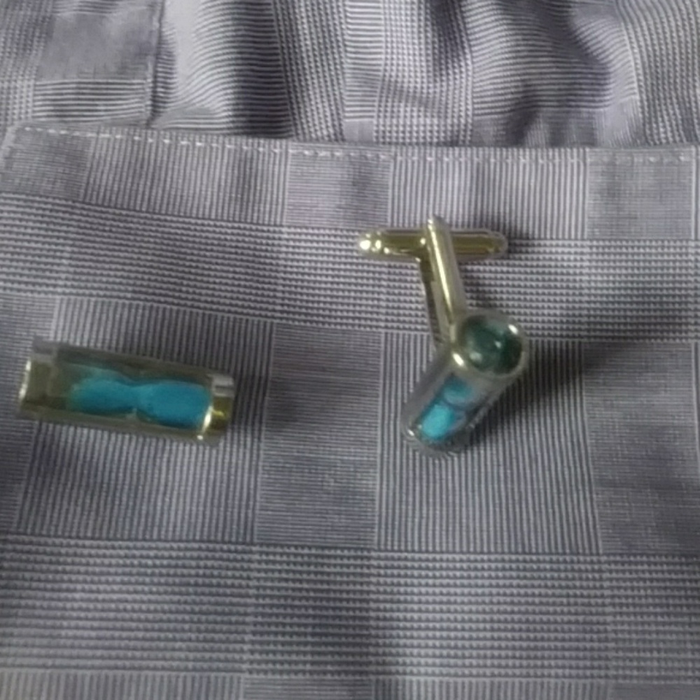 Sold Geoffrey beene dress shirt $28 16/ 33 ft - Picture 2 of 7