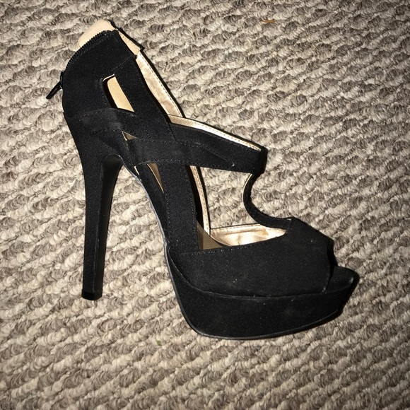 Heels - Picture 1 of 2