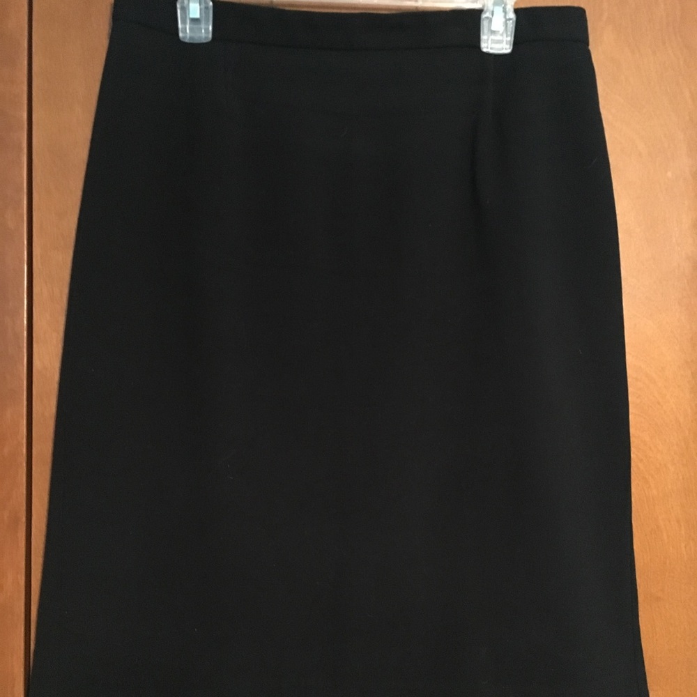 Briggs NY black professional skirt