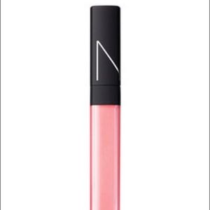 A beautiful lipgloss  similar to pink sherbet💄