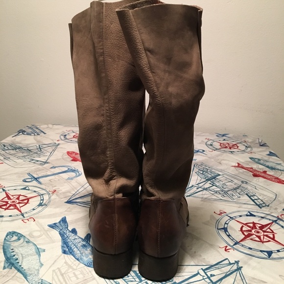 Authentic Made in Italy super soft knee high boots - Picture 6 of 8