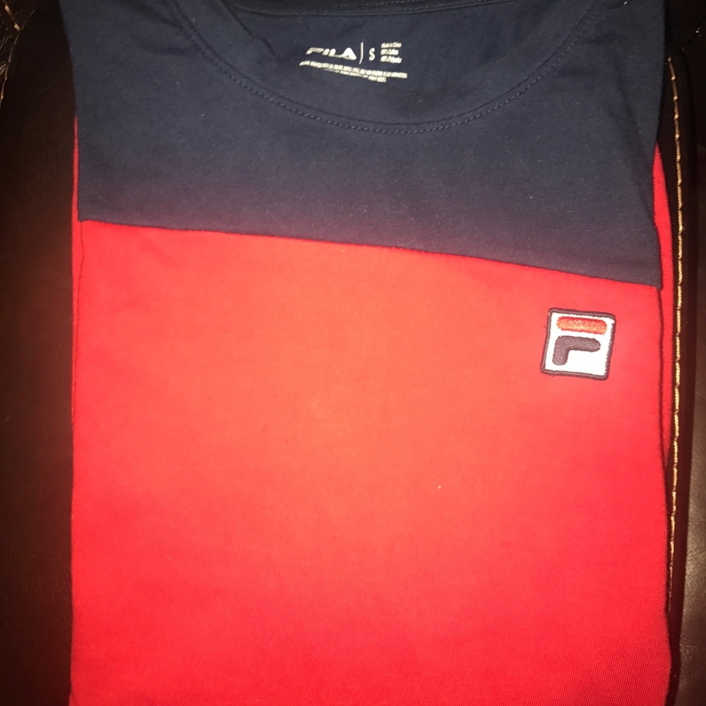 •OFFERS ACCEPTED• Red Fila t-Shirt