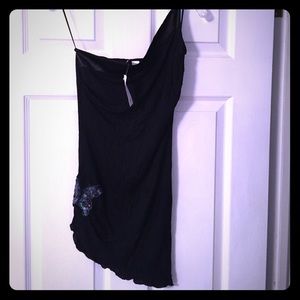 H&M one shoulder black top