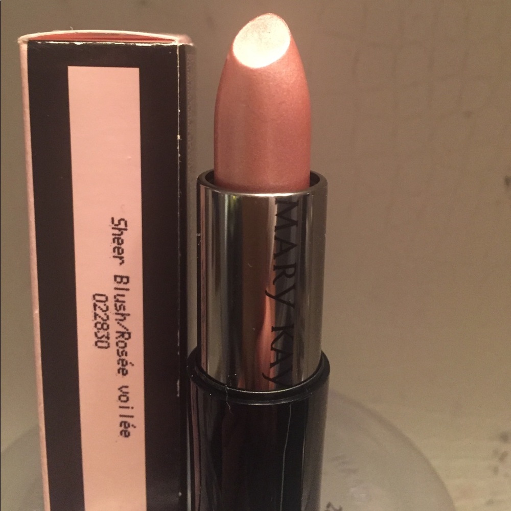 Cosmetics - Picture 2 of 8
