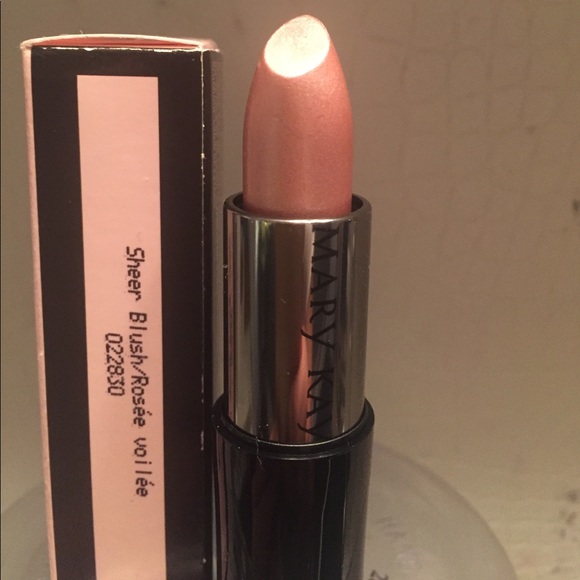 Cosmetics - Picture 2 of 8