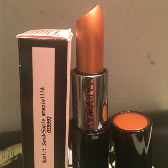 Cosmetics - Picture 3 of 8