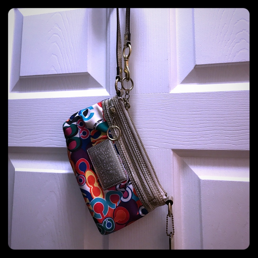 Coach Poppy Large Clutch wristlet