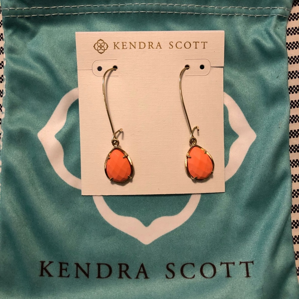 Kendra Scott Dee earrings