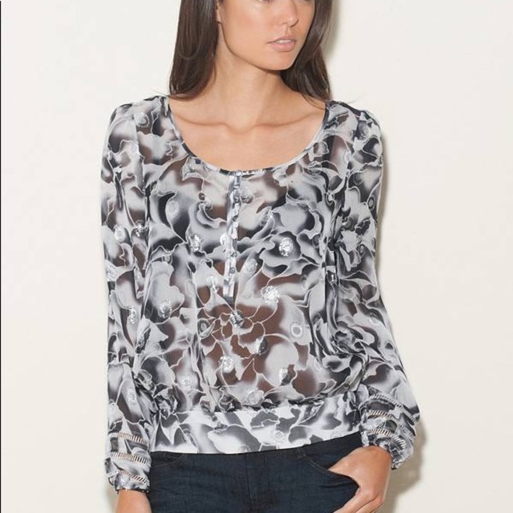 GUESS TOP
