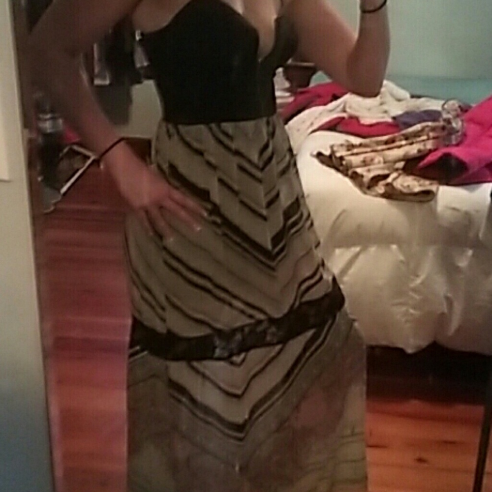 Pattern dress - Picture 2 of 2