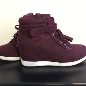 Size 9.5 burgundy Shoedazzle sneakers with wedge