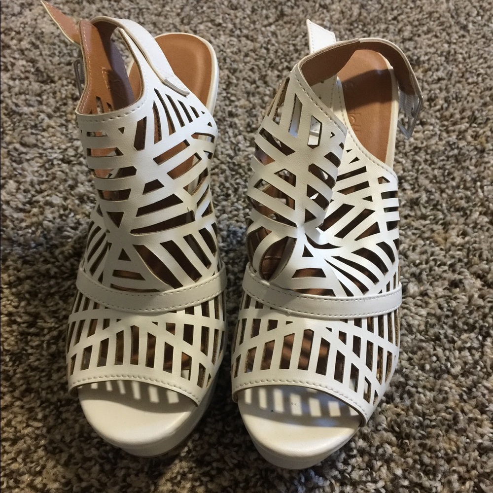 White wedges