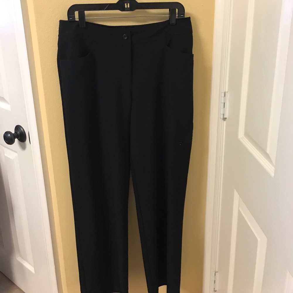 Chico’s black size 2 cargo pants