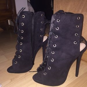 PUBLIC DESIRE: LACE PEEPTOE ANKLE BOOTS IN BLACK