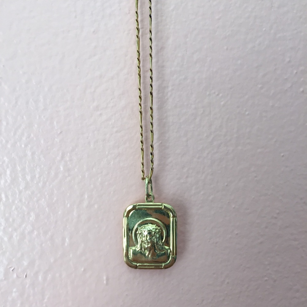 Gold Plated Jesus Medallion Pendant Necklace - Picture 3 of 4