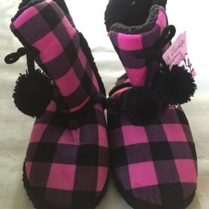 PINK COOKIE SLIPPERS