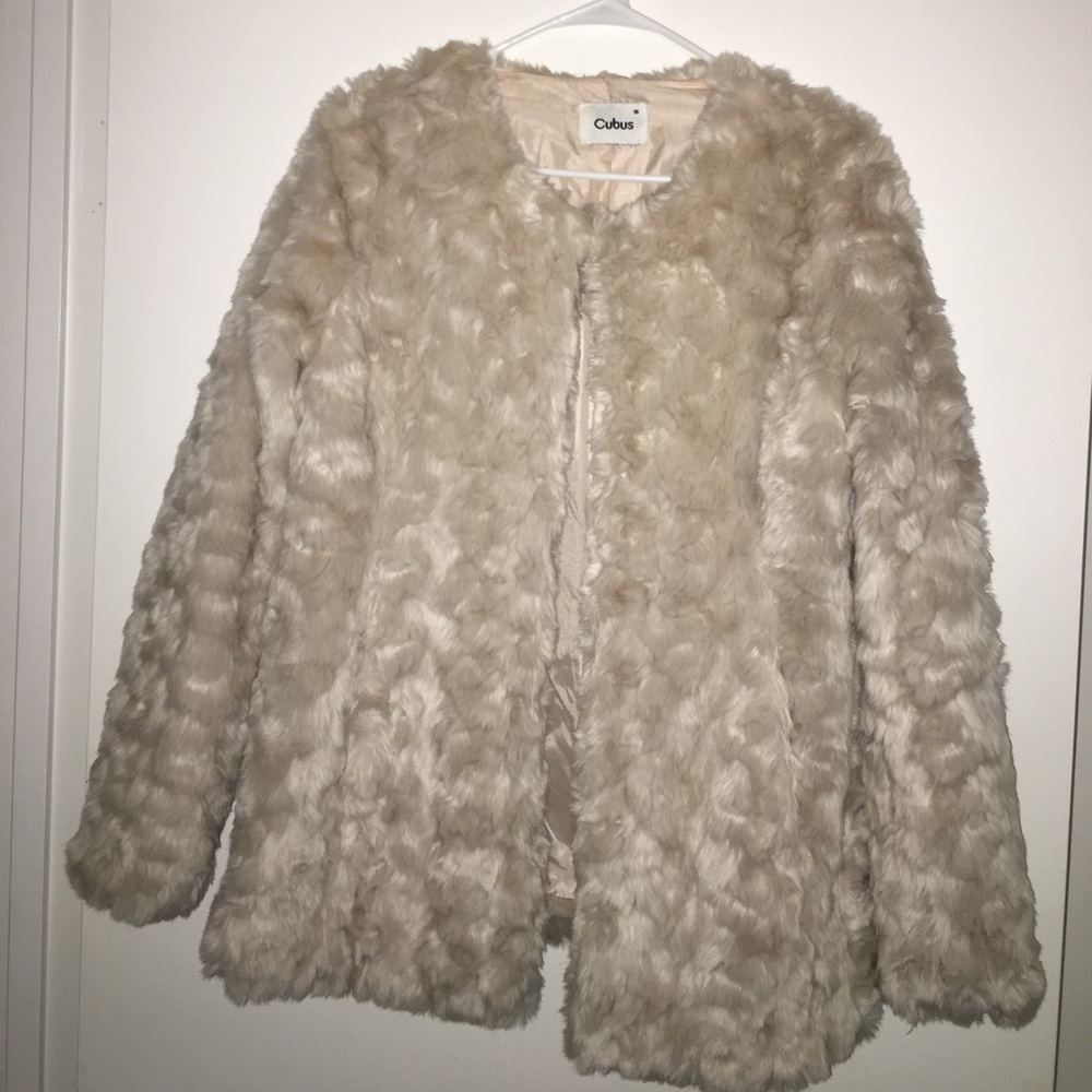Gorgeous cream faux fur