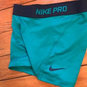XS NIKE PRO