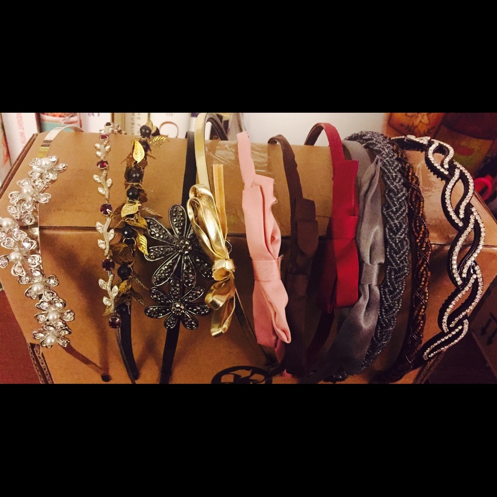 Assorted hair accessories