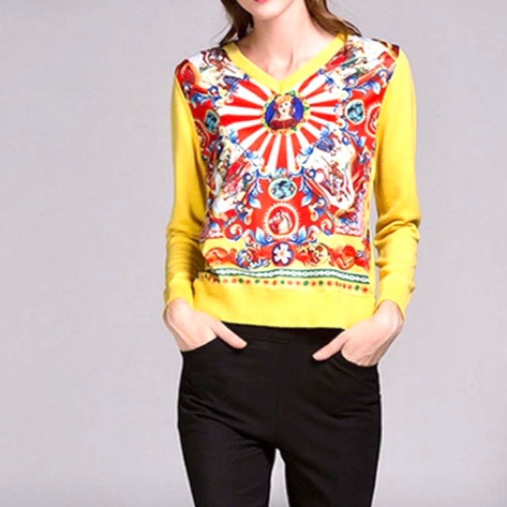 Printed yellow sweater