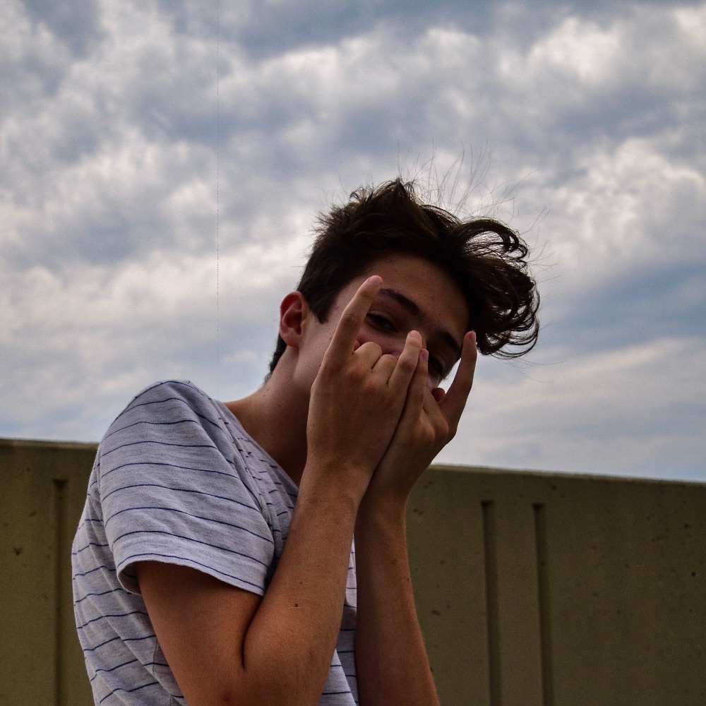 Meet your Posher, Theo