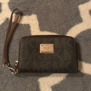 Michael Kors wrislet