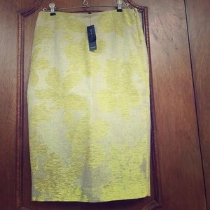 • High wasted pencil skirt •