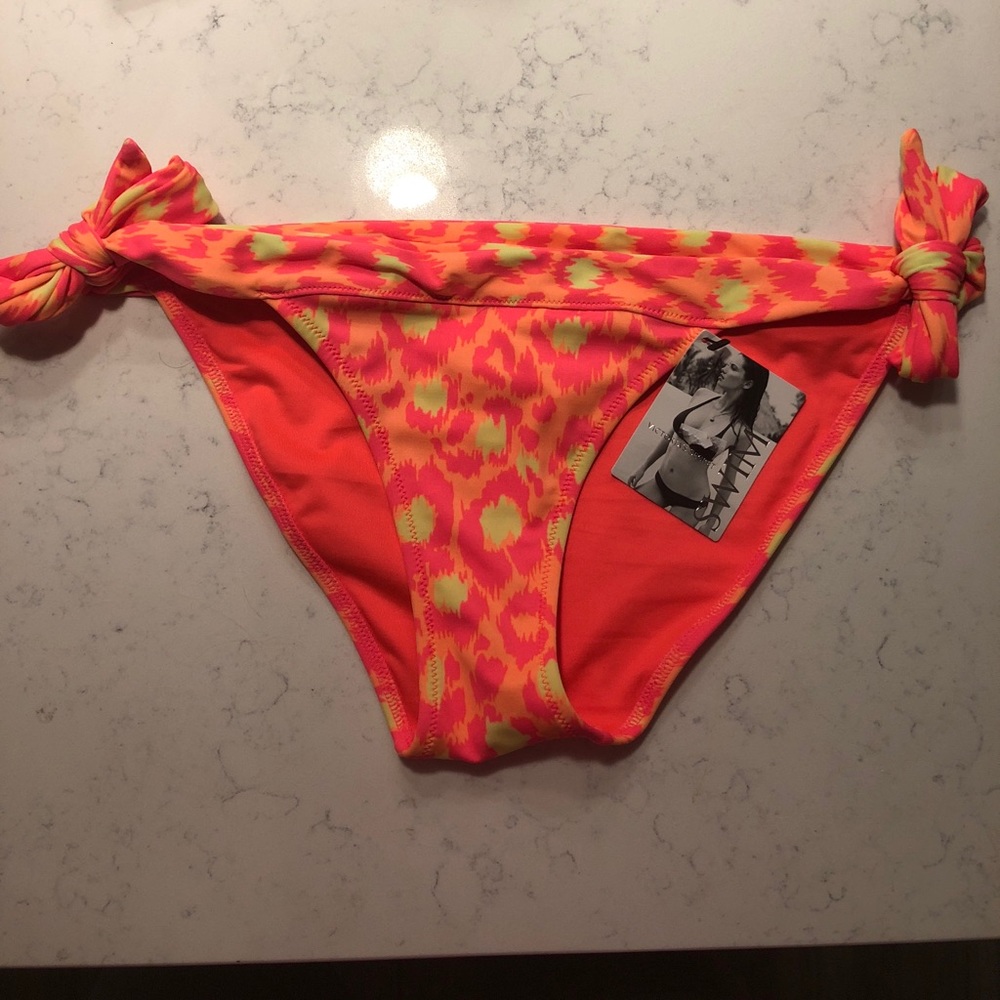 Victoria Secret NWT Bikini Bottoms