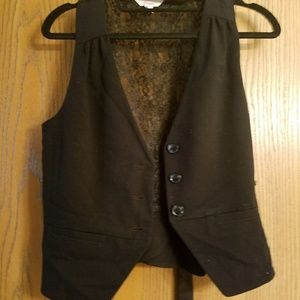 Sleeveless vest