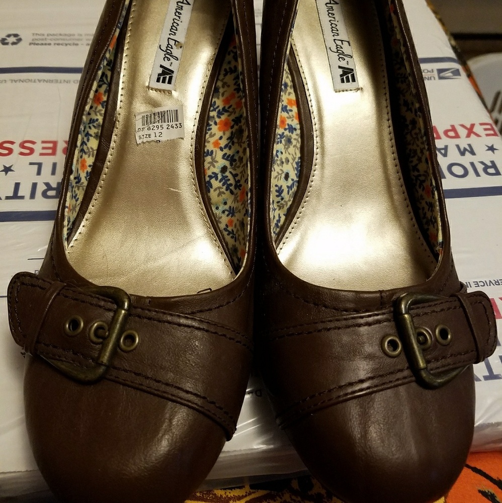 American Eagle Brown wedges W-12