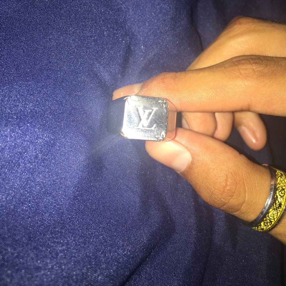 Lv ring
