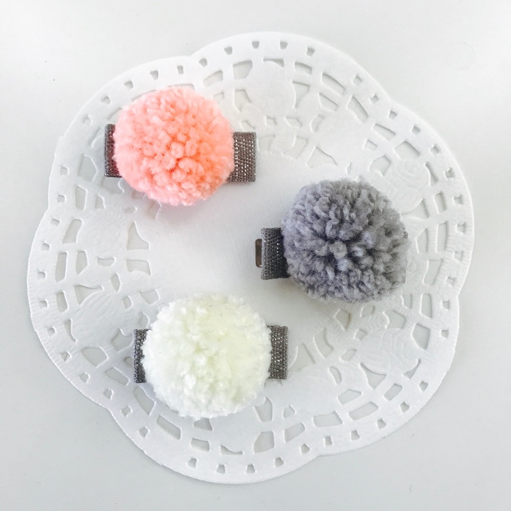 Pom Pom Hair Clippies by @3Wittlepigs