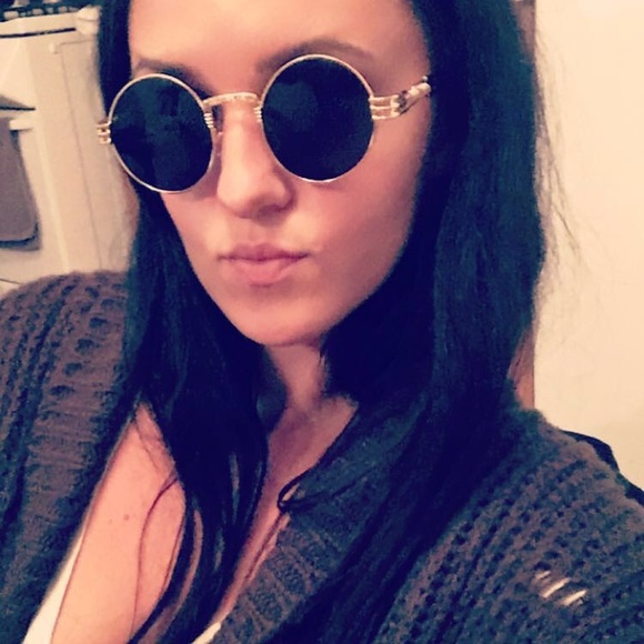 BLACK AND GOLD SUNGLASSES - Picture 4 of 4