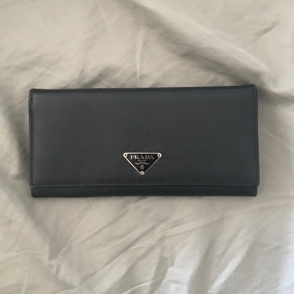 prada saffiano leather clutch