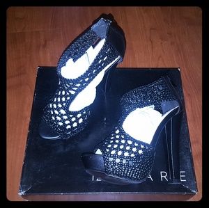 SIZE 7 Black Stilettos