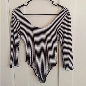 Off the Shoulder Striped Bodysuit❤️