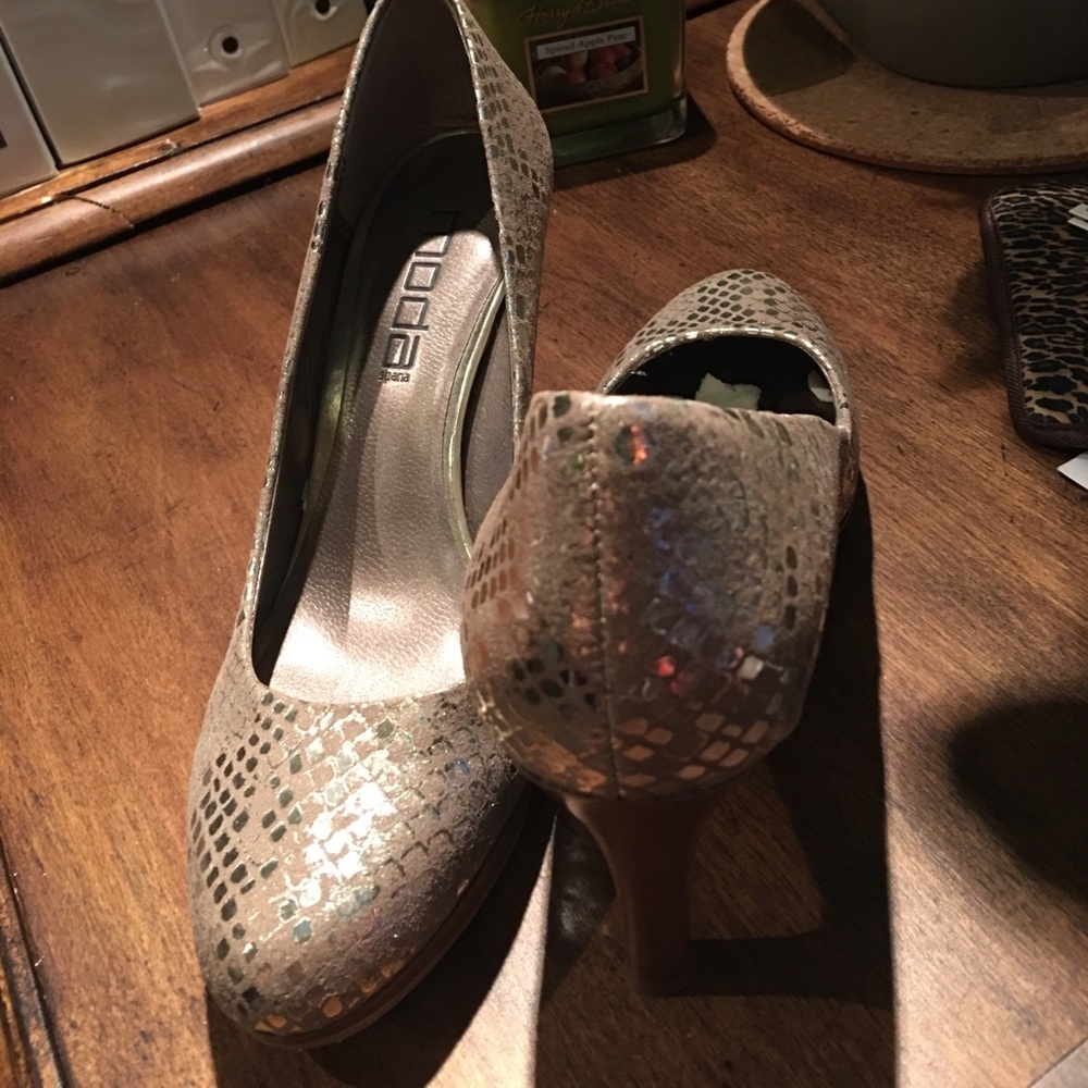 Moda gold snake wood heels 3.5 inches