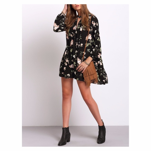 ✨Black Lantern Sleeve Floral Shift Dress - Picture 5 of 5