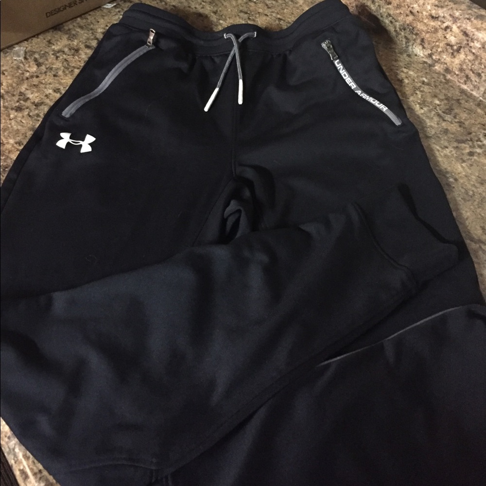Under Armour Youth large joggers